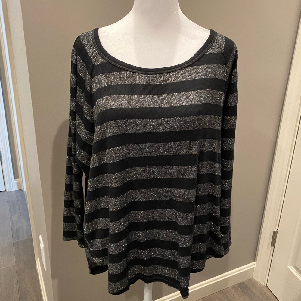 American Eagle women’s tops